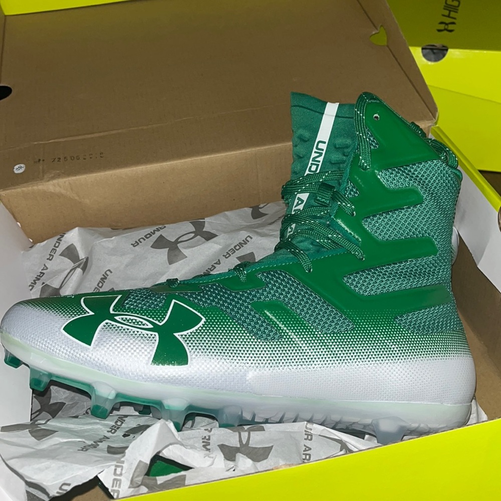 UA HIGHLIGHT cleats